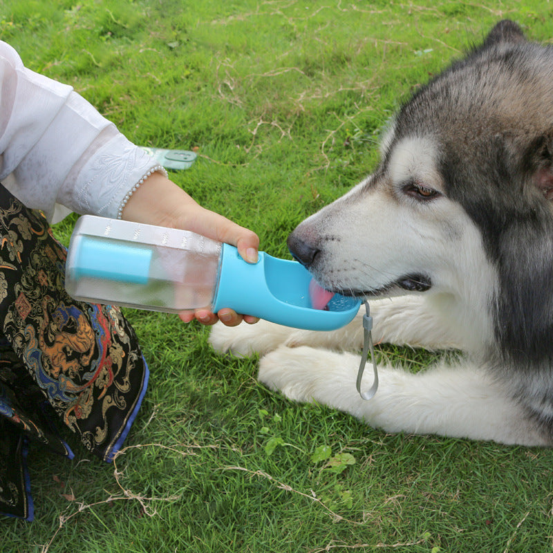 Borraccia 3 in 1 per Cani e Gatti – Acqua, Cibo e Sacchetti Igienici